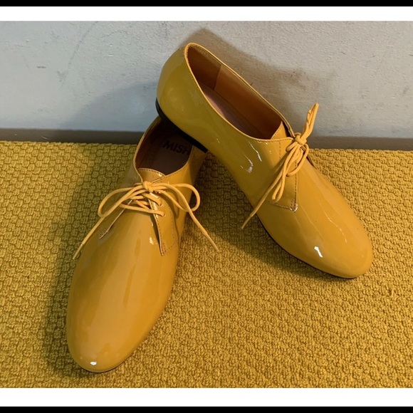 Badgley Mischka Shoes - BADGLEY MISHKA Mustard YELLOW Patent OXFORD Flats SHOES 37  MINT!